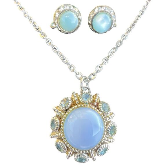 Avon Vintage Blue Moon Stone And Rhinestone Necklace And Screw On Earrings Set - Picture 1 of 8
